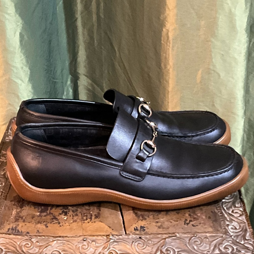 GUCCI Horsebit Accent Leather Loafers - Picture 5 of 8
